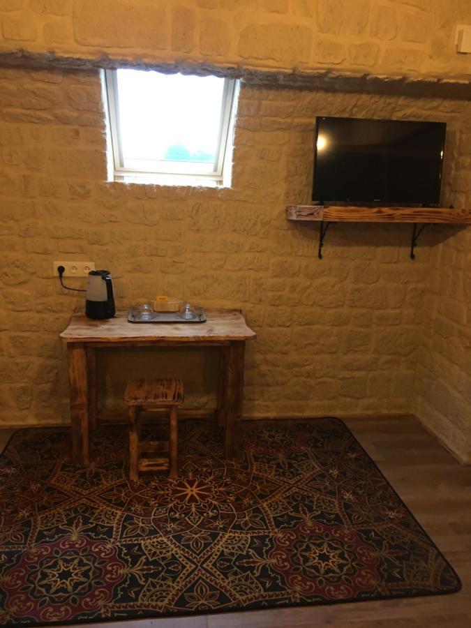 chambre d'hôte medieval du vieux bourg Chailloue Exterior foto
